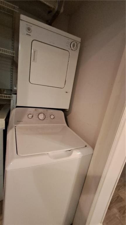 340 Teal Ct, Roswell, GA 30076 - washroom featuring stacked washer and clothes dryer