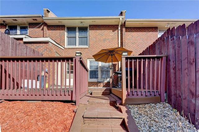 6118 Queen Anne Ct, Norcross, GA 30093 - wooden terrace with fence