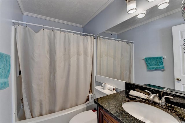 6118 Queen Anne Ct, Norcross, GA 30093 - bathroom featuring crown molding, vanity, toilet, and shower / bath combo
