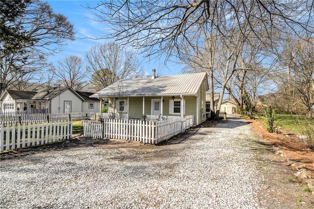 bungalow featuring covered porch