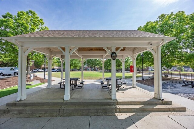 506 Tallapoosa Trl, Woodstock, GA 30188 - surrounding community featuring a gazebo