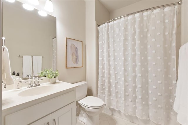 full bathroom featuring toilet, a shower with shower curtain, tile patterned flooring, and vanity
