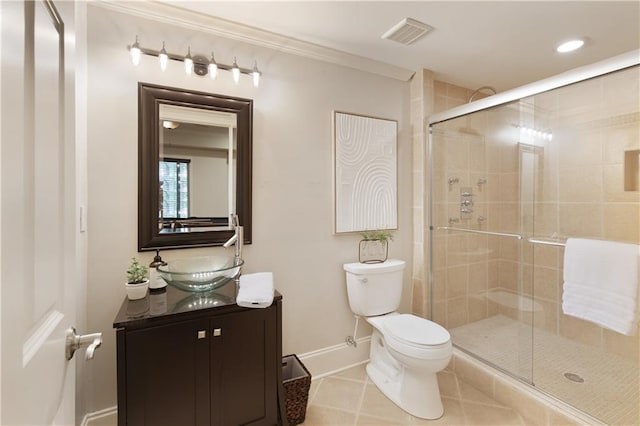 full bathroom featuring visible vents, vanity, toilet, baseboards, and a stall shower