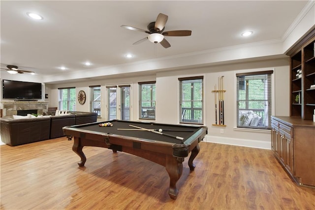 recreation room featuring crown molding, light wood-style flooring, ceiling fan, and pool table