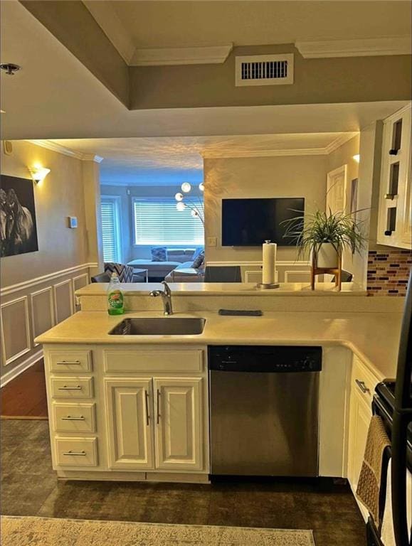 795 Hammond Dr Unit 813, Sandy Springs, GA 30328 - kitchen featuring dishwasher, crown molding, light countertops, white cabinets, and open floor plan
