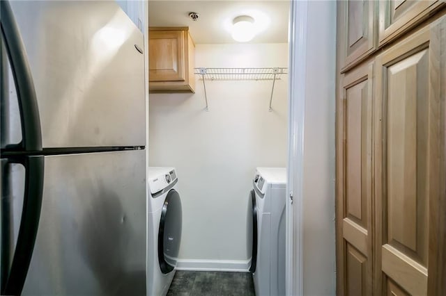 795 Hammond Dr Unit 813, Sandy Springs, GA 30328 - laundry area with washer and clothes dryer and baseboards