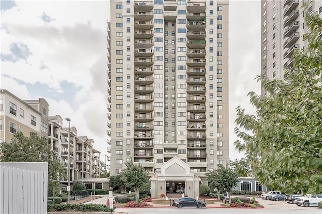 795 Hammond Dr Unit 813, Sandy Springs, GA 30328 - view of apartment building / complex