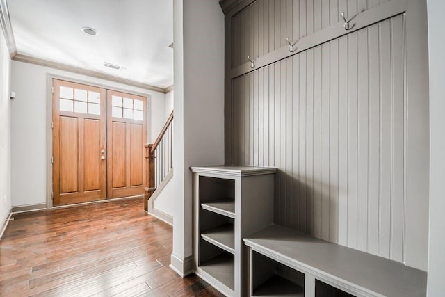1435 Druid Mnr, Atlanta, GA 30329 - mudroom with crown molding, hardwood / wood-style flooring, and baseboards