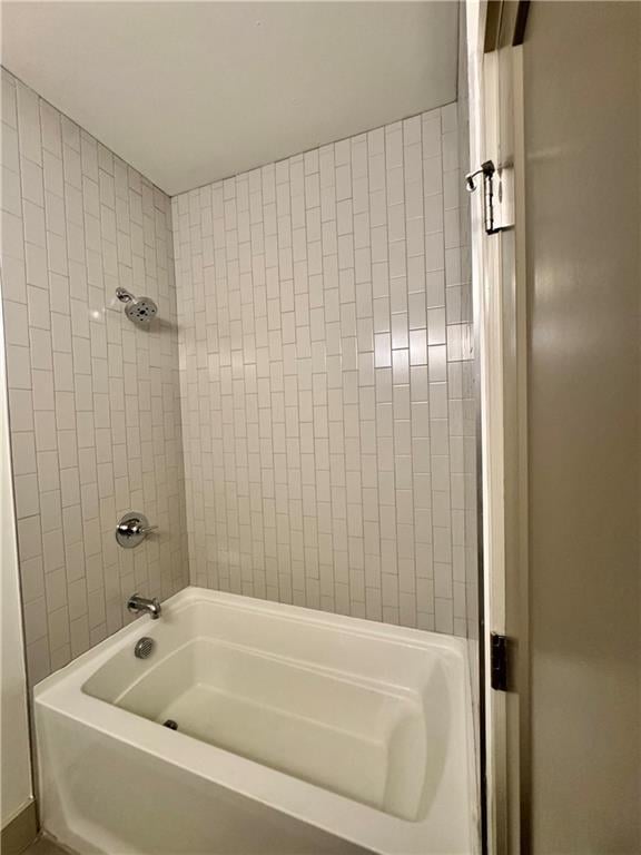 1153 Reynolds Square Ln # 16, Atlanta, GA 30307 - full bath featuring  shower combination