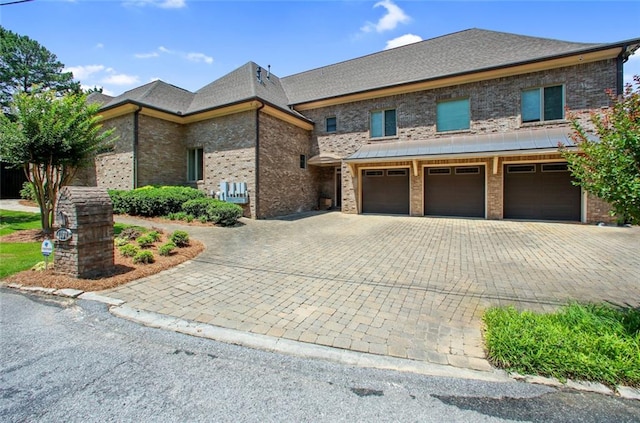 view of front facade with a garage