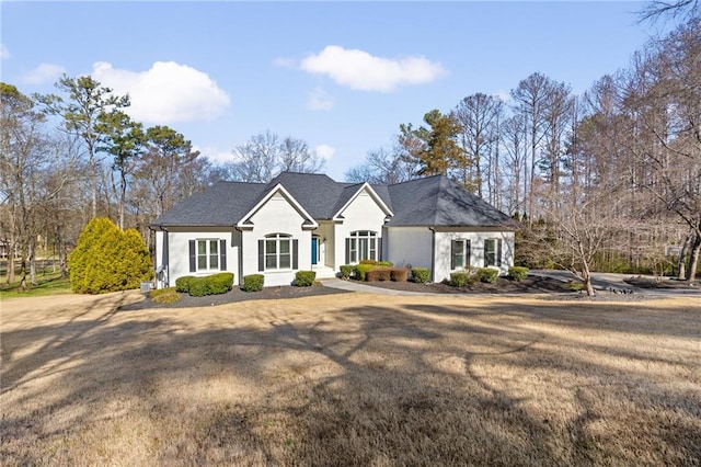 view of front of property with a front yard