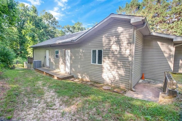 170 Early Sundown Rd, Clarkesville, GA 30523 - back of property with a yard