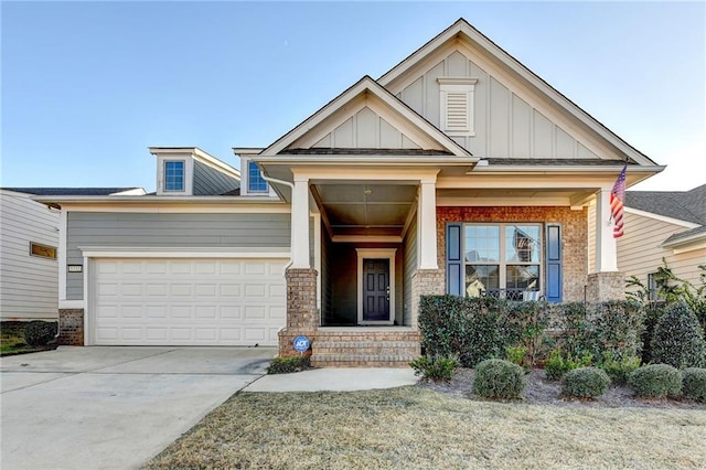 craftsman house with a garage