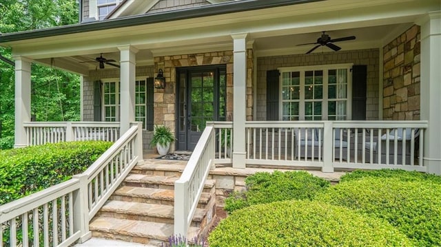 property entrance with ceiling fan and covered porch