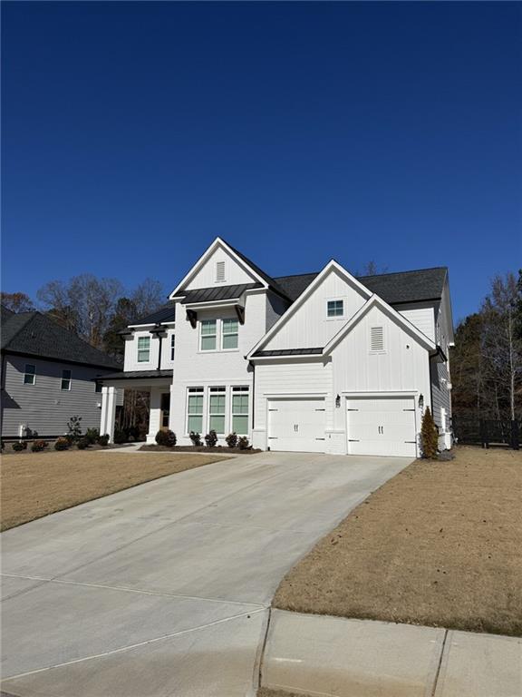 view of front facade with a garage