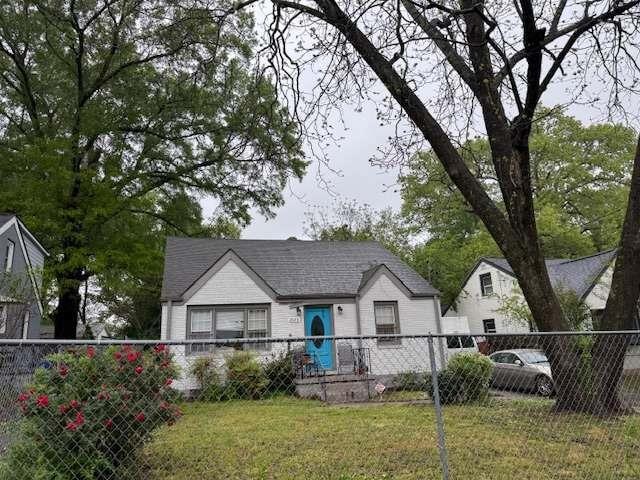 2620 Northview Ave, Decatur, GA 30032 - bungalow-style home with a fenced front yard