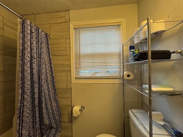 2620 Northview Ave, Decatur, GA 30032 - full bath with toilet