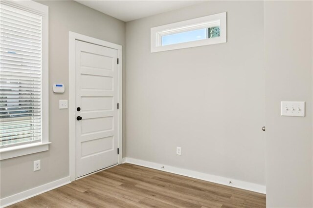 1095 Tucker Ave Unit 401, Atlanta, GA 30310 - foyer with wood finished floors and baseboards