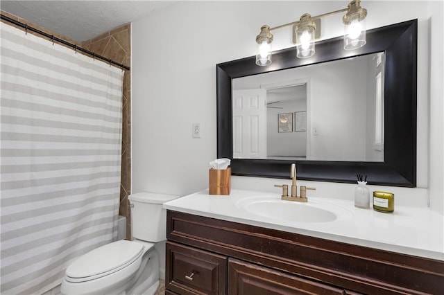 full bath with toilet, a shower with curtain, and vanity