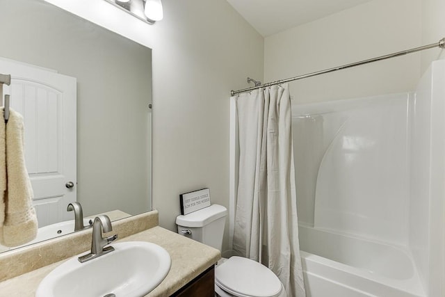 862 Blind Brook Cir, Hoschton, GA 30548 - bathroom with vanity, toilet, and shower / bathtub combination with curtain