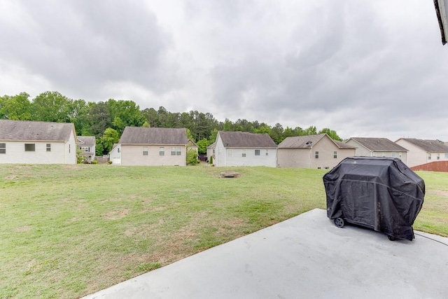 862 Blind Brook Cir, Hoschton, GA 30548 - view of green lawn featuring a residential view and a patio area