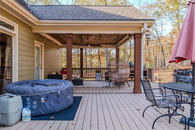 deck featuring ceiling fan