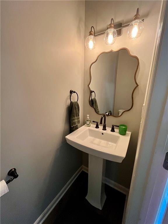 2278 Traywick Chase, Alpharetta, GA 30004 - bathroom featuring baseboards