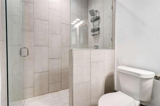 1497 Rogers Ave, Atlanta, GA 30310 - full bath with a stall shower and toilet