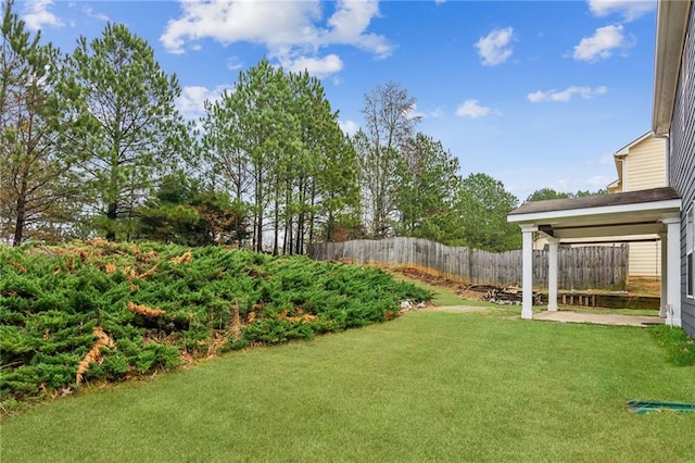 view of yard featuring fence