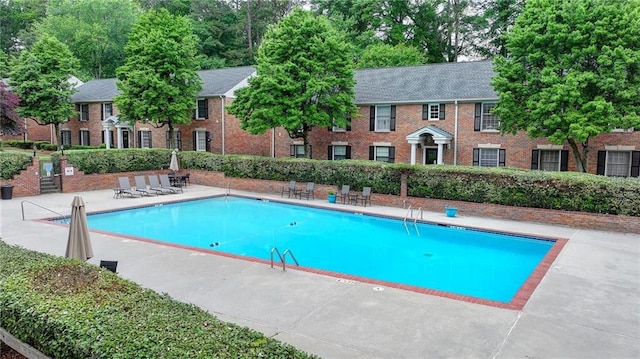 6700 Roswell Rd Unit 22B, Atlanta, GA 30328 - community pool with a patio area