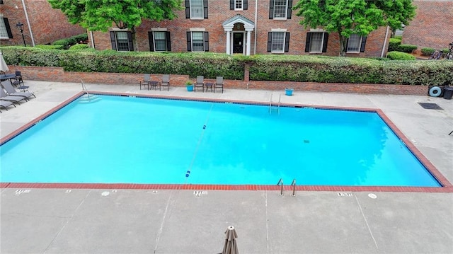 6700 Roswell Rd Unit 22B, Atlanta, GA 30328 - community pool with a patio area