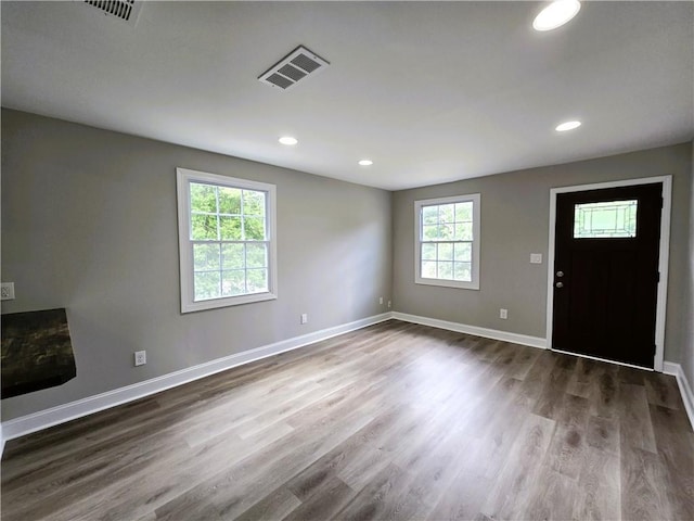 1753 Cahoon St SW, Atlanta, GA 30310 - entrance foyer featuring dark wood-style flooring, baseboards, and recessed lighting