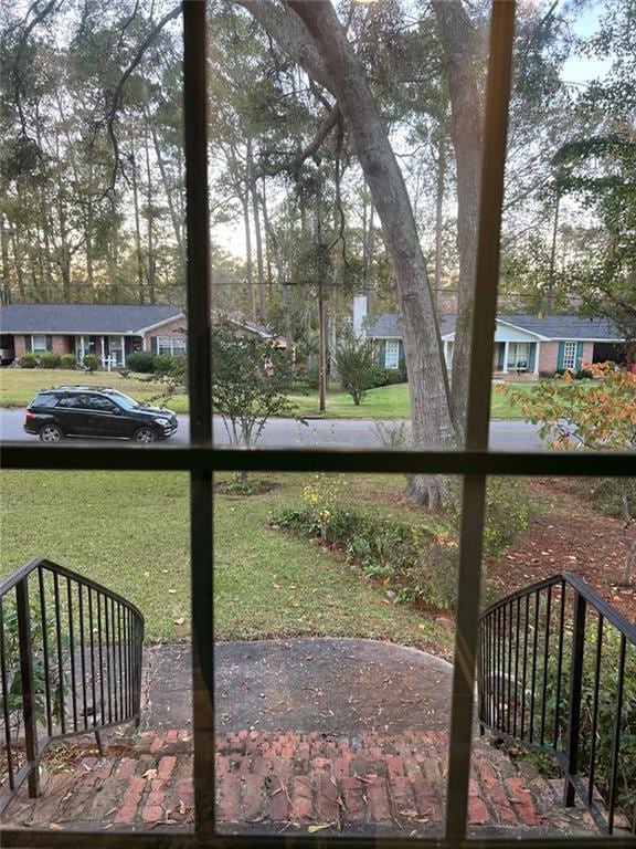 1017 Clifton Dr, Macon, GA 31204 - view of grassy yard