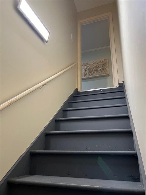 1017 Clifton Dr, Macon, GA 31204 - view of stairway