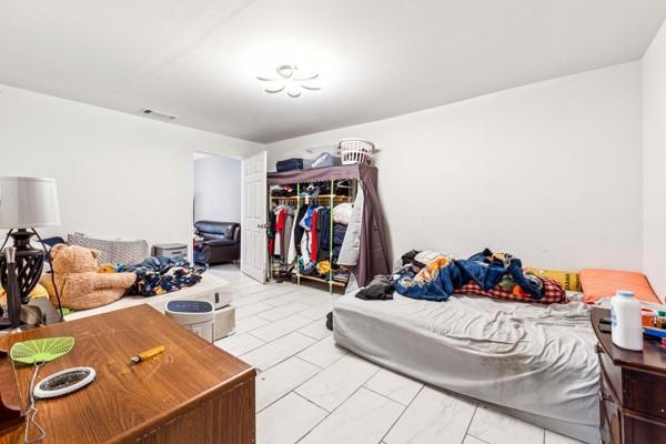 bedroom with a closet