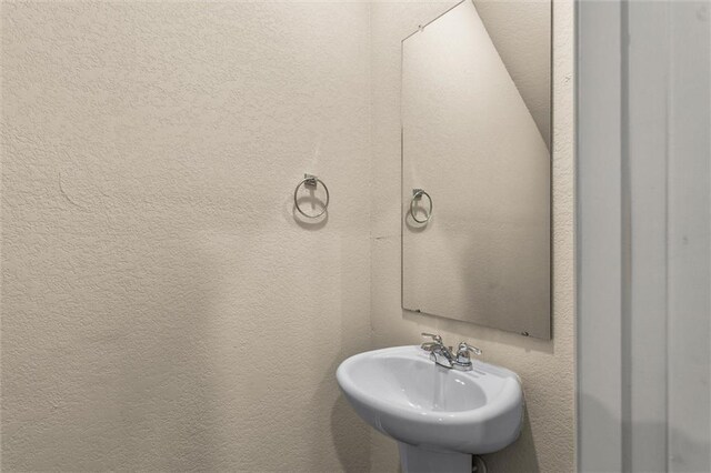 10786 Wheeler Trce, Hampton, GA 30228 - bathroom featuring a sink