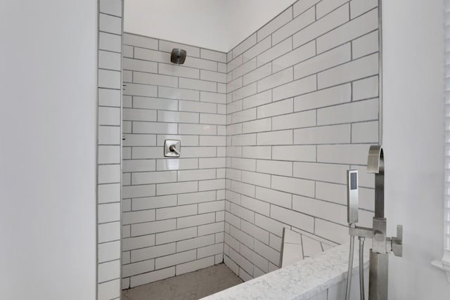 11280 Brookhollow Trl, Alpharetta, GA 30022 - bathroom featuring tiled shower