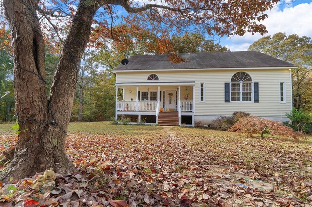 view of front facade featuring covered porch