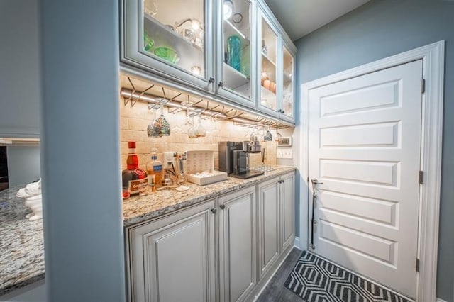 149 Avalon Way, Sharpsburg, GA 30277 - bar area with backsplash