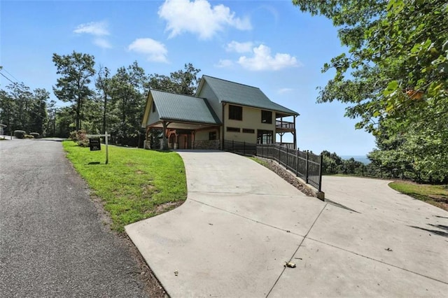 929 Hickory Nut Mountain Rd, Tallulah Falls, GA 30573 - view of front of home with concrete driveway