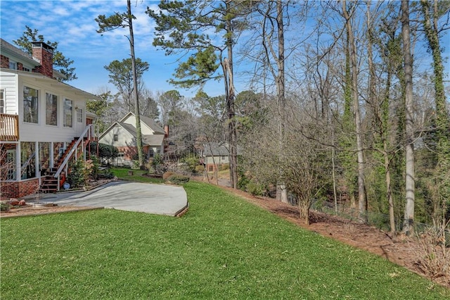 view of yard featuring a patio area