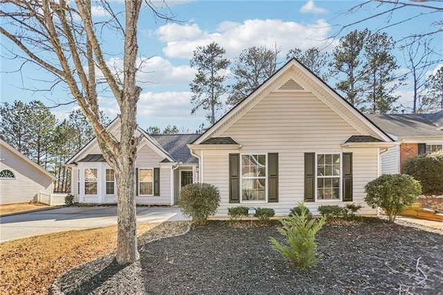 view of front of property