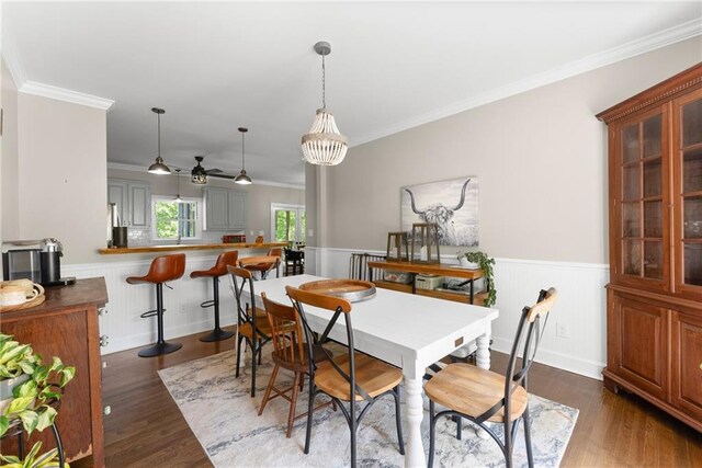 1536 Enota Ave, Gainesville, GA 30501 - kitchen featuring a sink, appliances with stainless steel finishes, ceiling fan, and ornamental molding