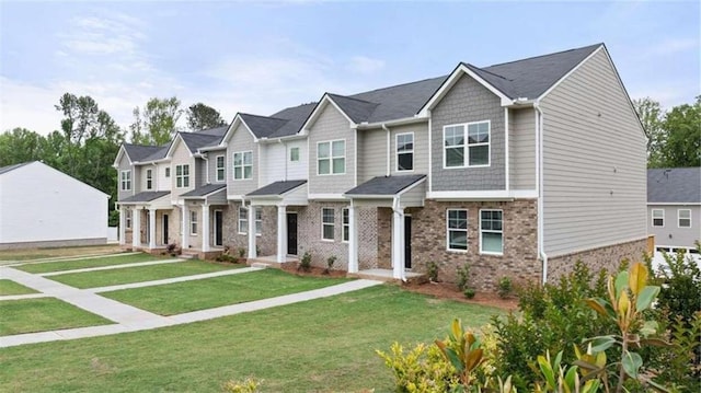 view of front of house featuring a front yard