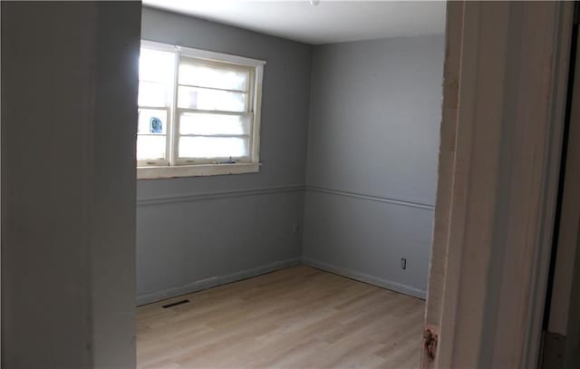 1189 Hartley St, Macon, GA 31206 - unfurnished room with light wood-style floors