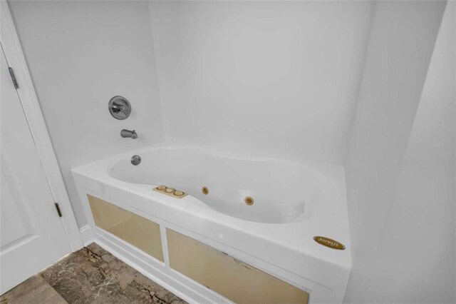 bathroom with a bathtub