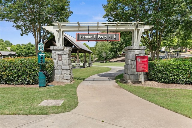 1954 Summit Trace Cir NW, Atlanta, GA 30318 - view of community with a lawn