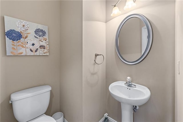 971 Reap Ln, Lawrenceville, GA 30043 - bathroom with toilet