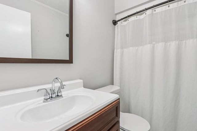 6249 Townsend Way, Riverdale, GA 30296 - full bathroom featuring vanity, a shower with shower curtain, and ornamental molding