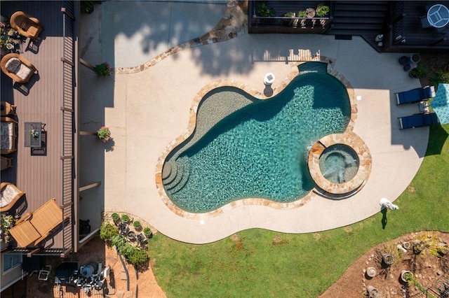 view of swimming pool